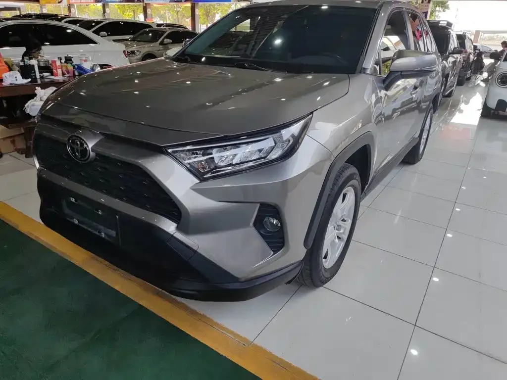 Toyota RAV4 — фото 3