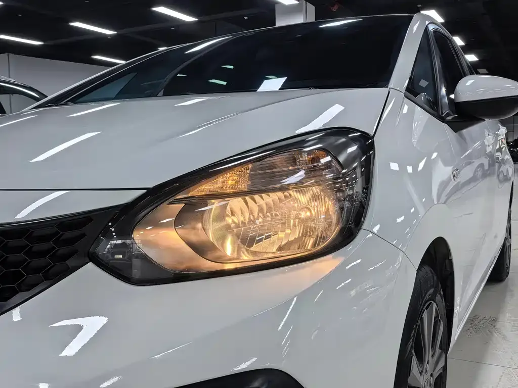 Honda Fit — фото 8
