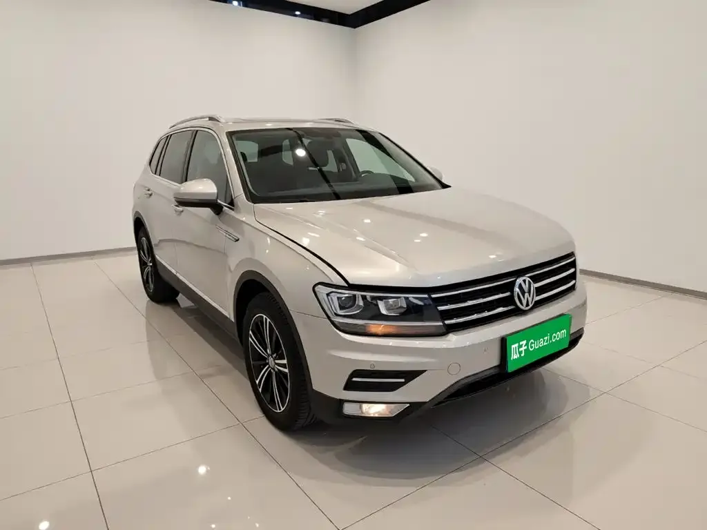 Volkswagen Tiguan L — фото 7