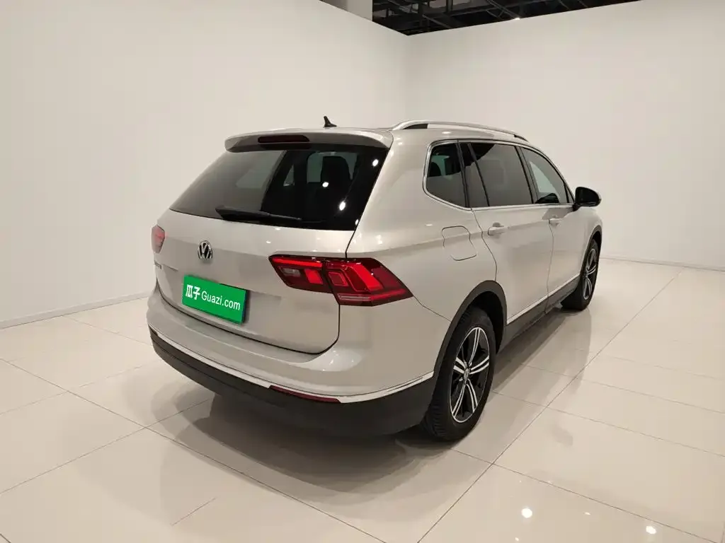 Volkswagen Tiguan L — фото 2