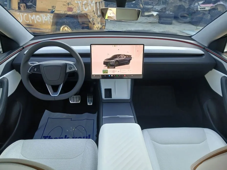 Tesla Model Y — фото 9