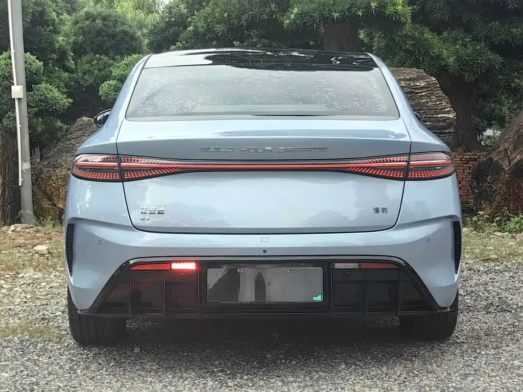 BYD Seal — фото 7