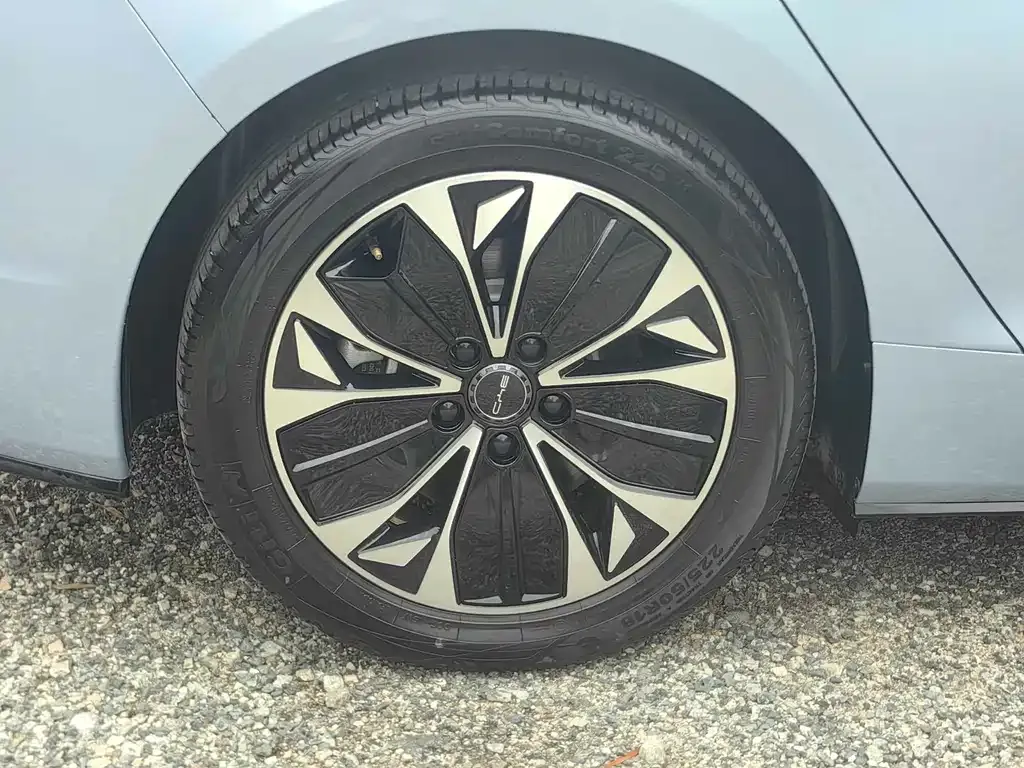 BYD Seal — фото 8