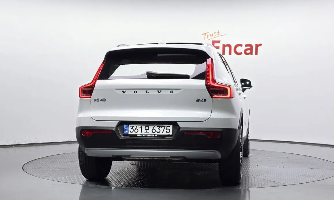 Volvo XC40 — фото 4
