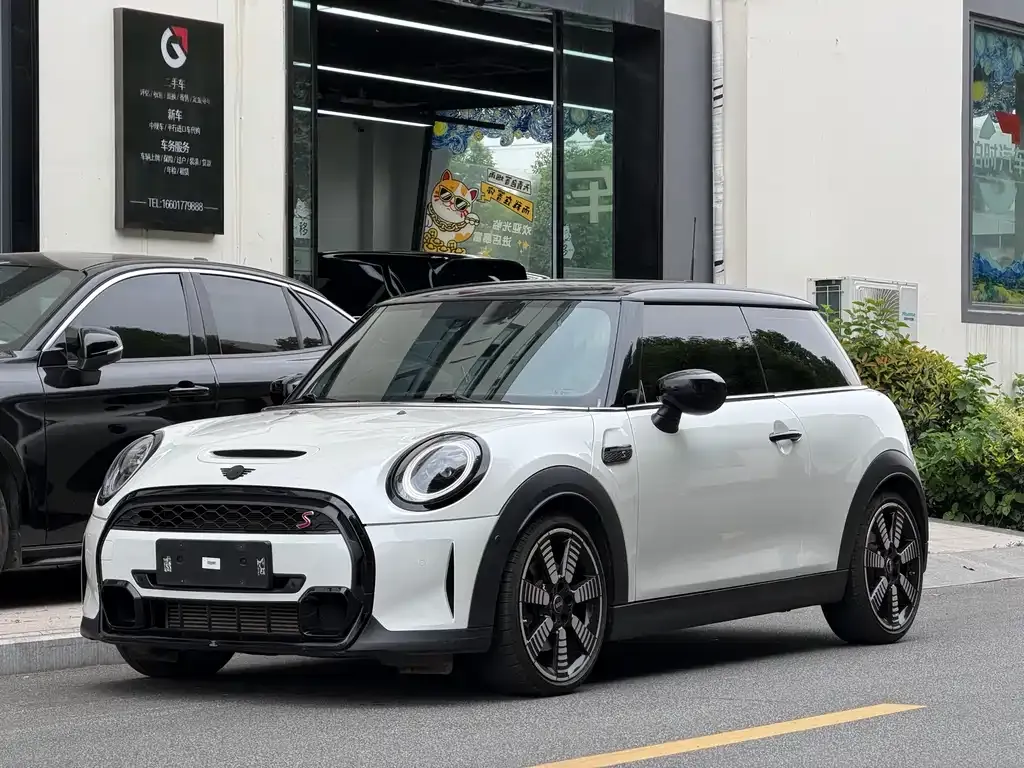 MINI Cooper (3-door) — фото 1