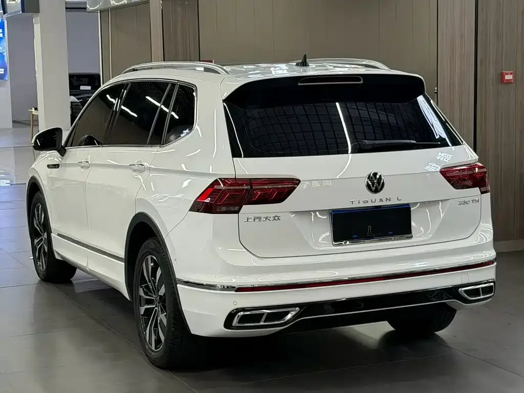 Volkswagen Tiguan L — фото 2
