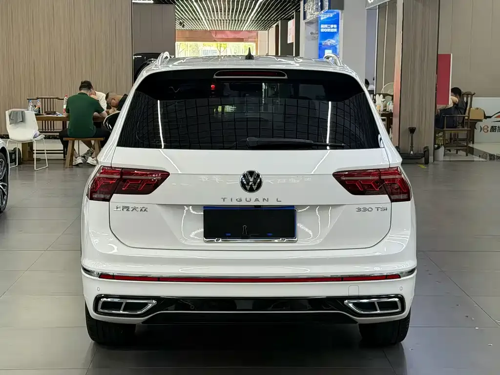 Volkswagen Tiguan L — фото 3