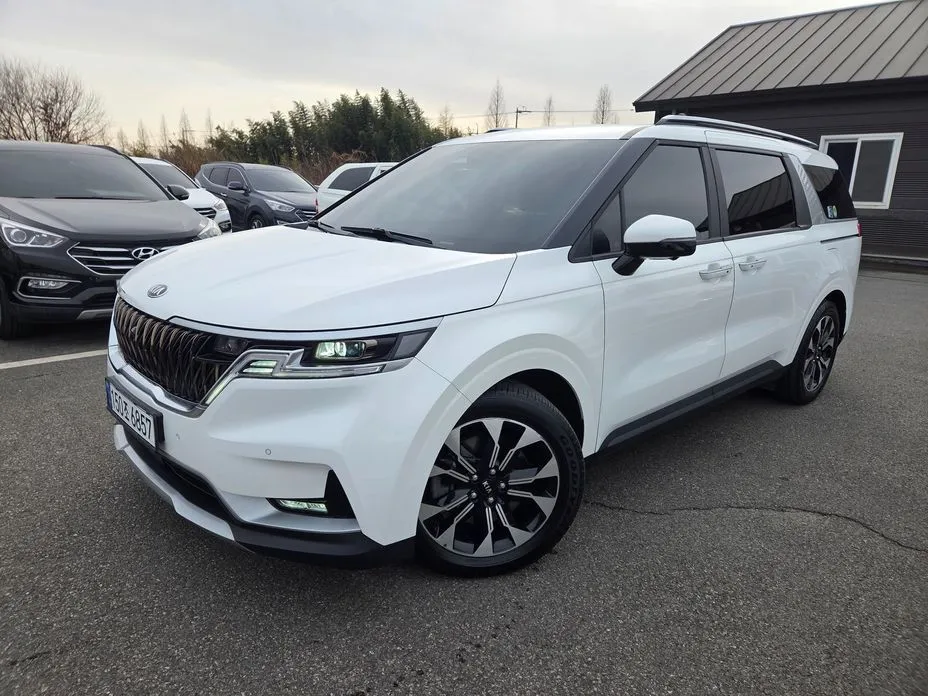 Kia Carnival — фото 1