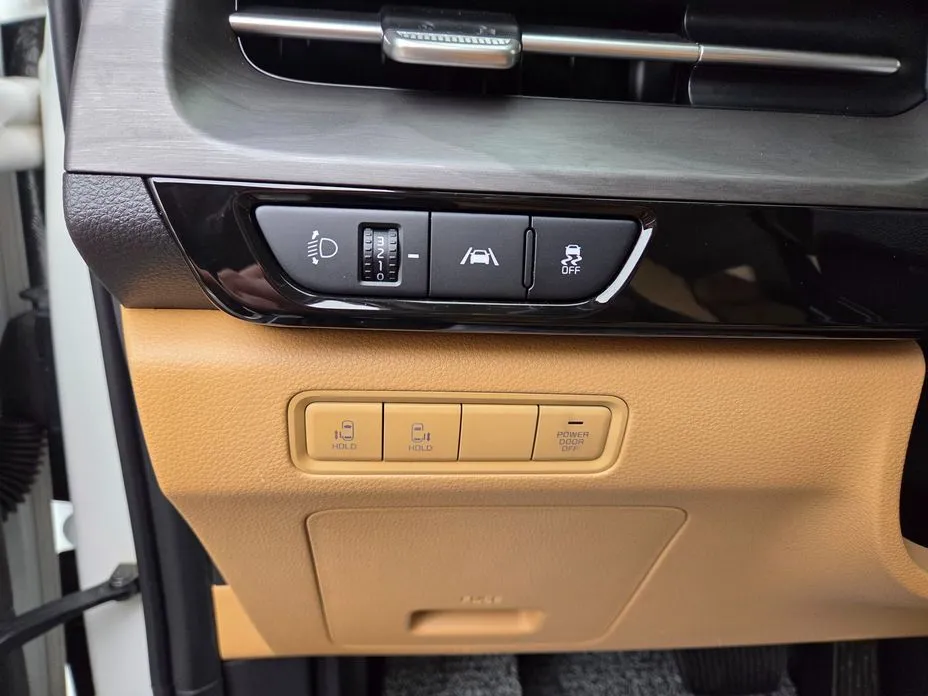 Kia Carnival — фото 4