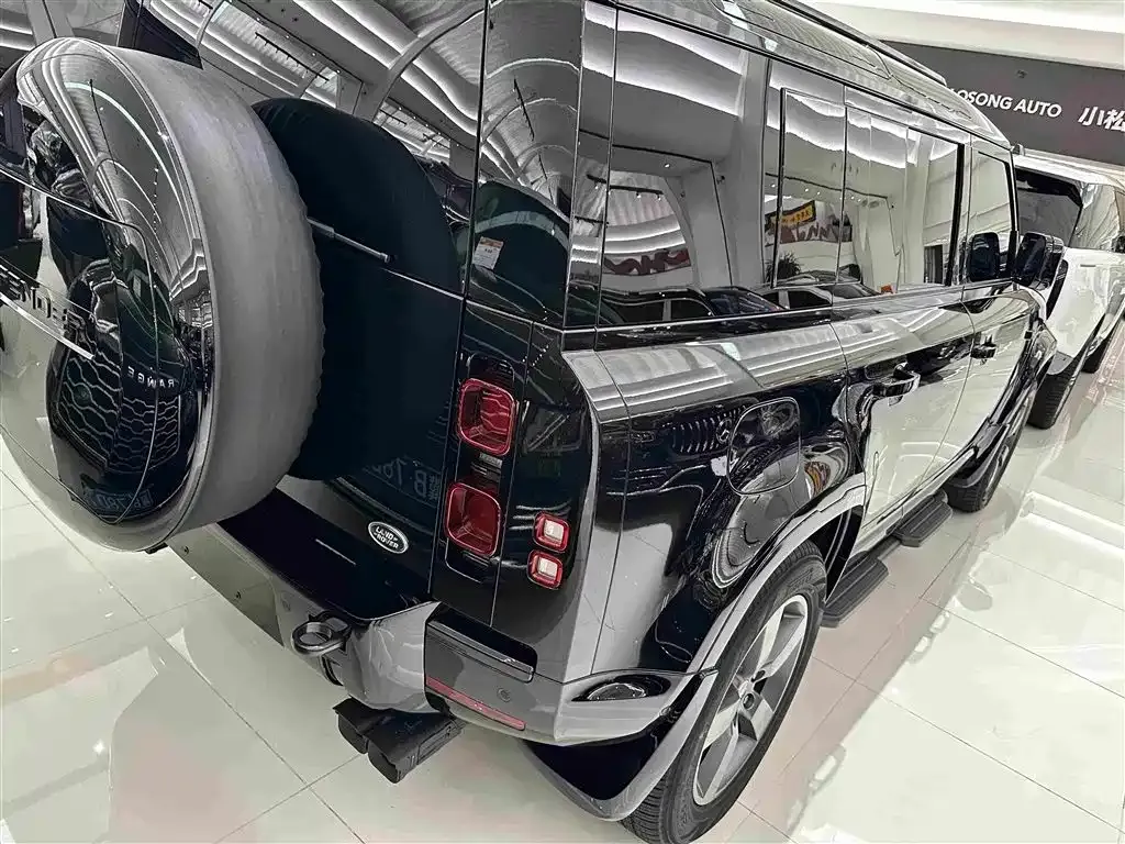 Land Rover Defender — фото 6