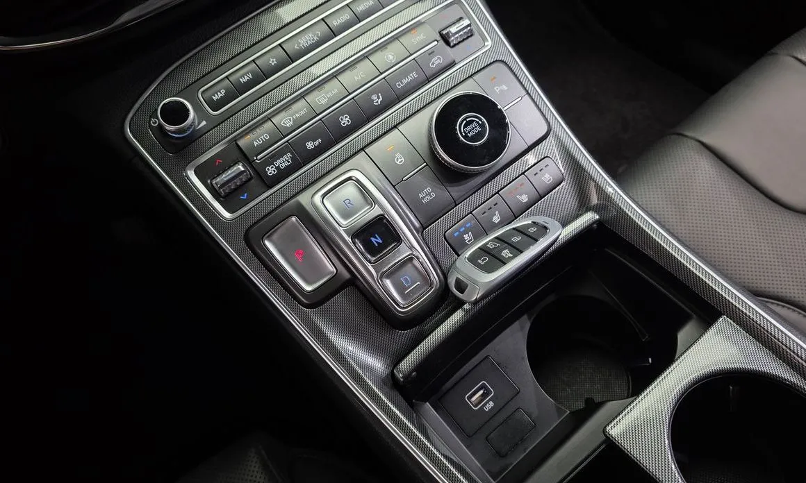 Hyundai Santafe — фото 8
