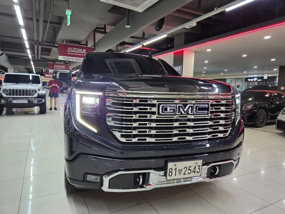 GMC Sierra — фото 1