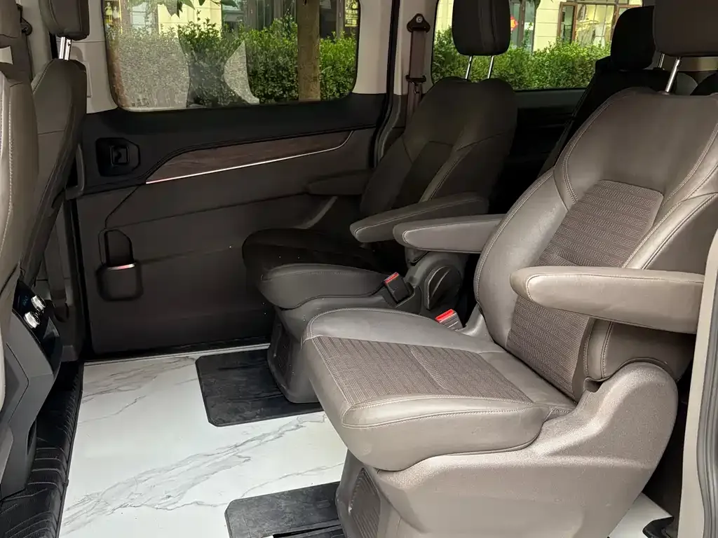 Ford Tourneo — фото 4