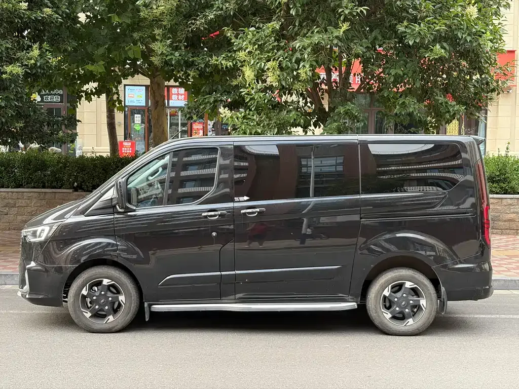 Ford Tourneo — фото 9