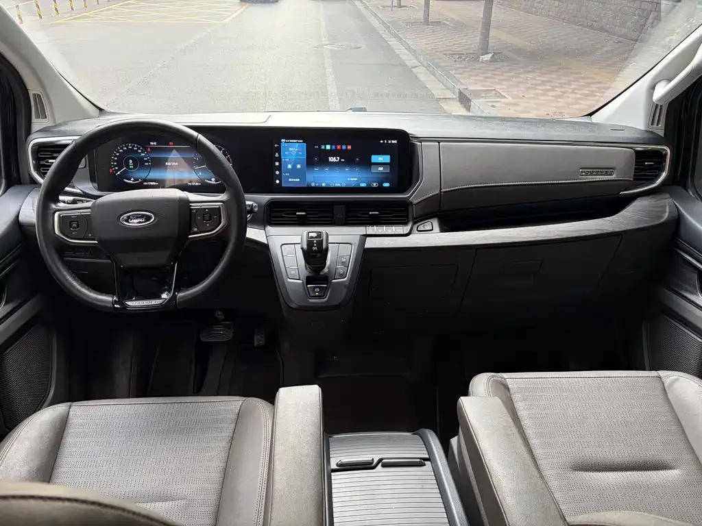 Ford Tourneo — фото 2