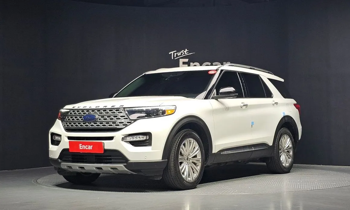 Ford Explorer — фото 1