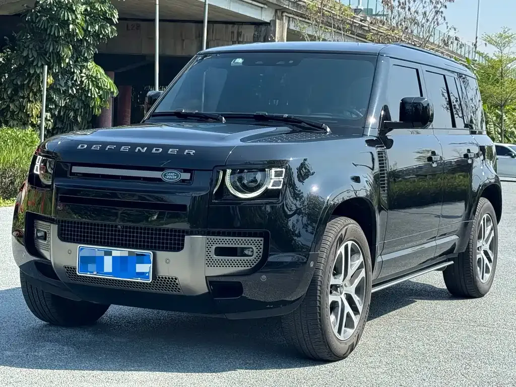 Land Rover Defender — фото 1