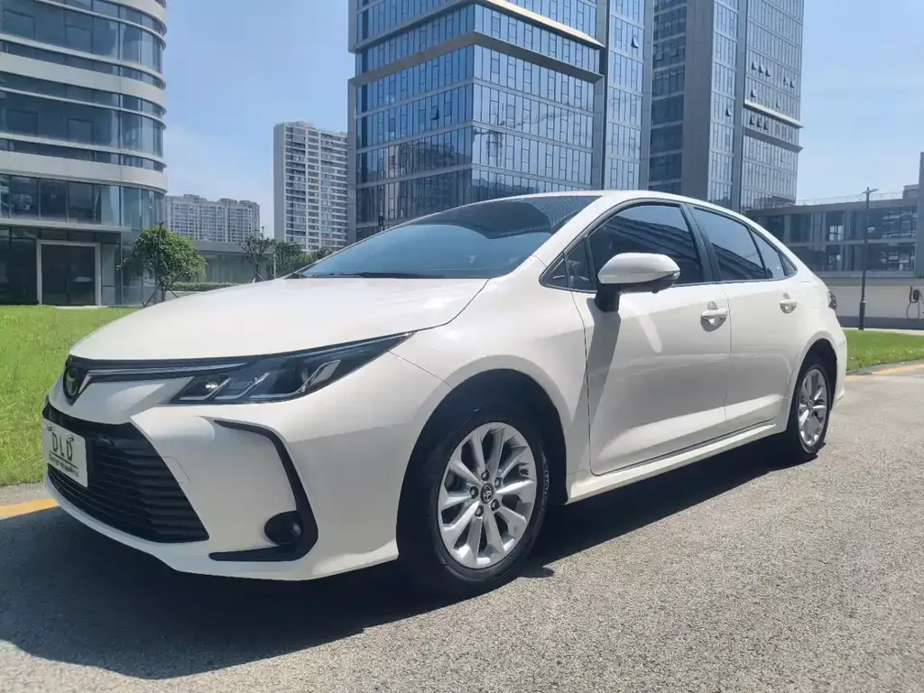 Toyota Corolla — фото 1
