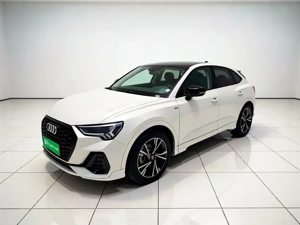 Audi Q3 Sportback — фото 1