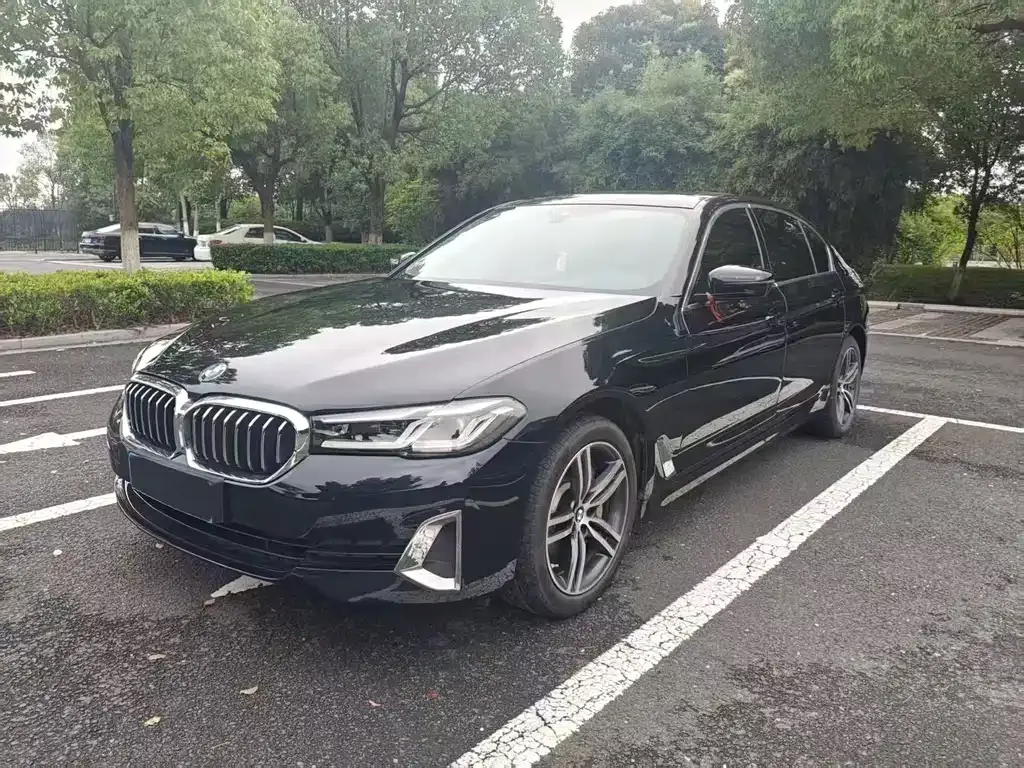BMW 5 Series — фото 1