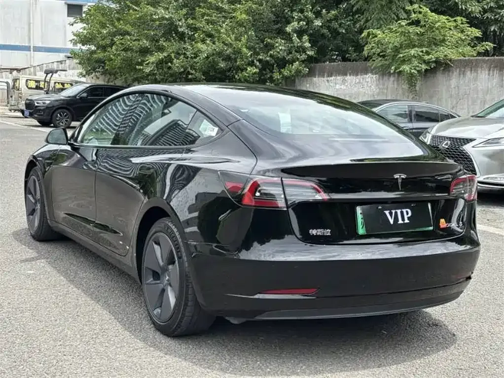 Tesla Model 3 — фото 8