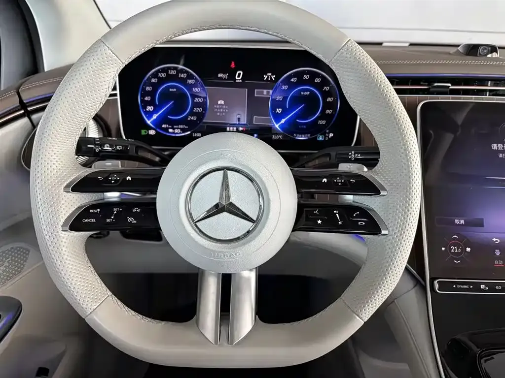 Mercedes-Benz EQE SUV — фото 8
