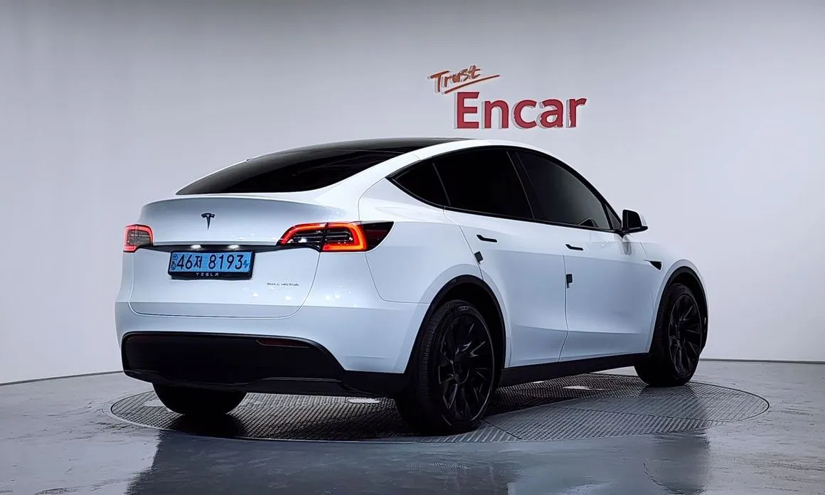 Tesla Model Y 2023 из KR, фото 7