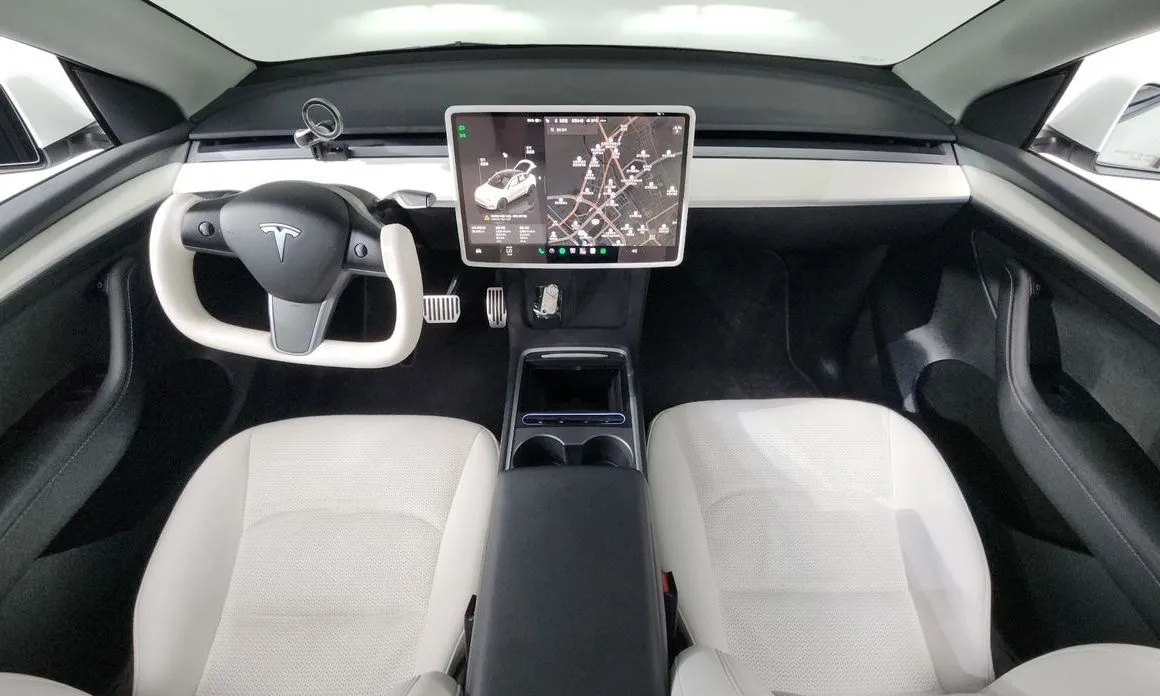 Tesla Model Y 2023 из KR, фото 6