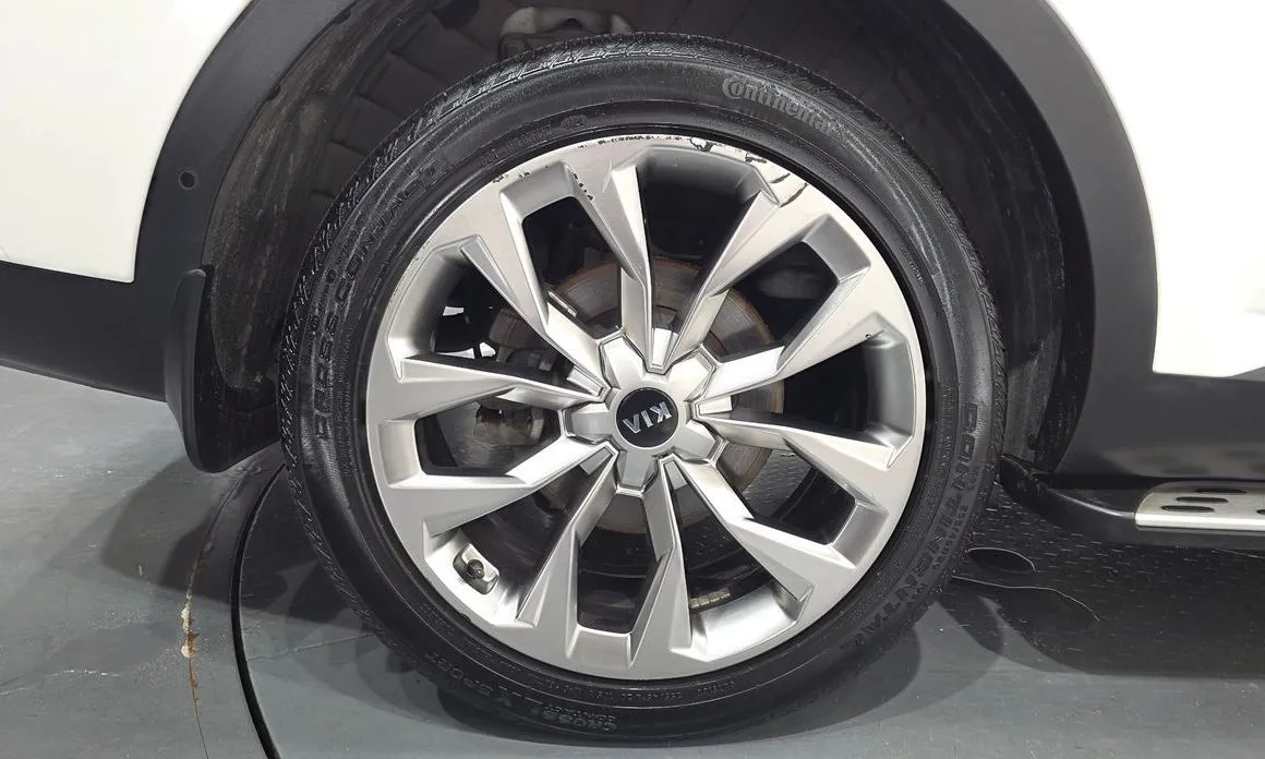 Kia Sorento — фото 10