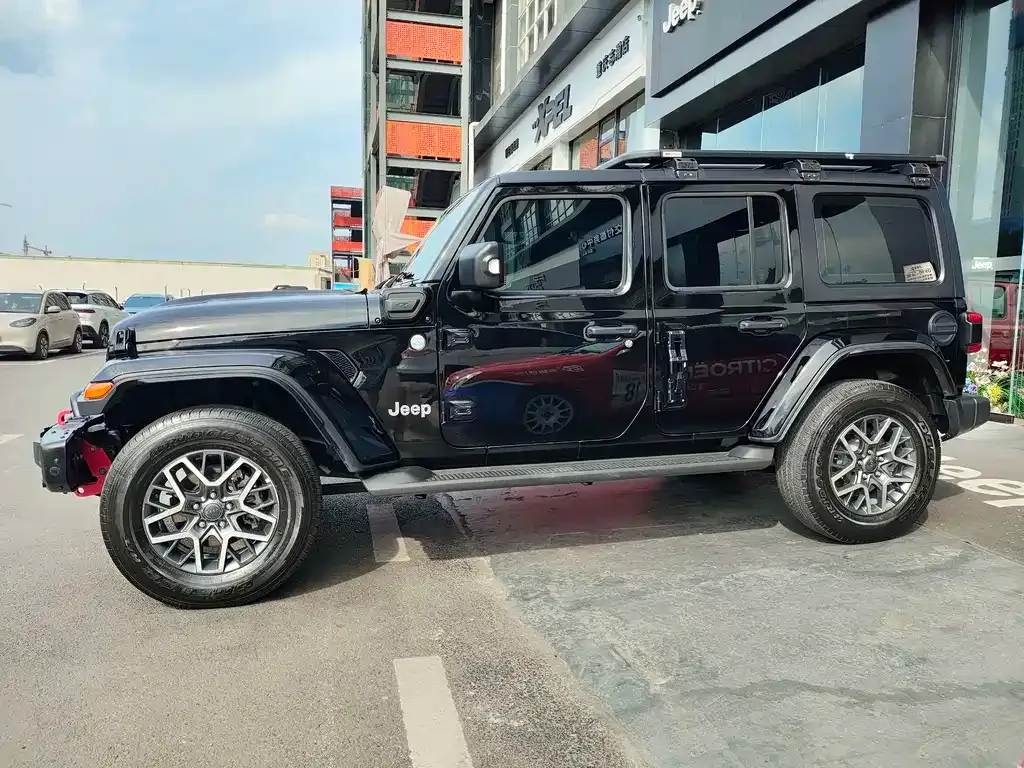 Jeep Wrangler PHEV 2023 из CN, фото 10