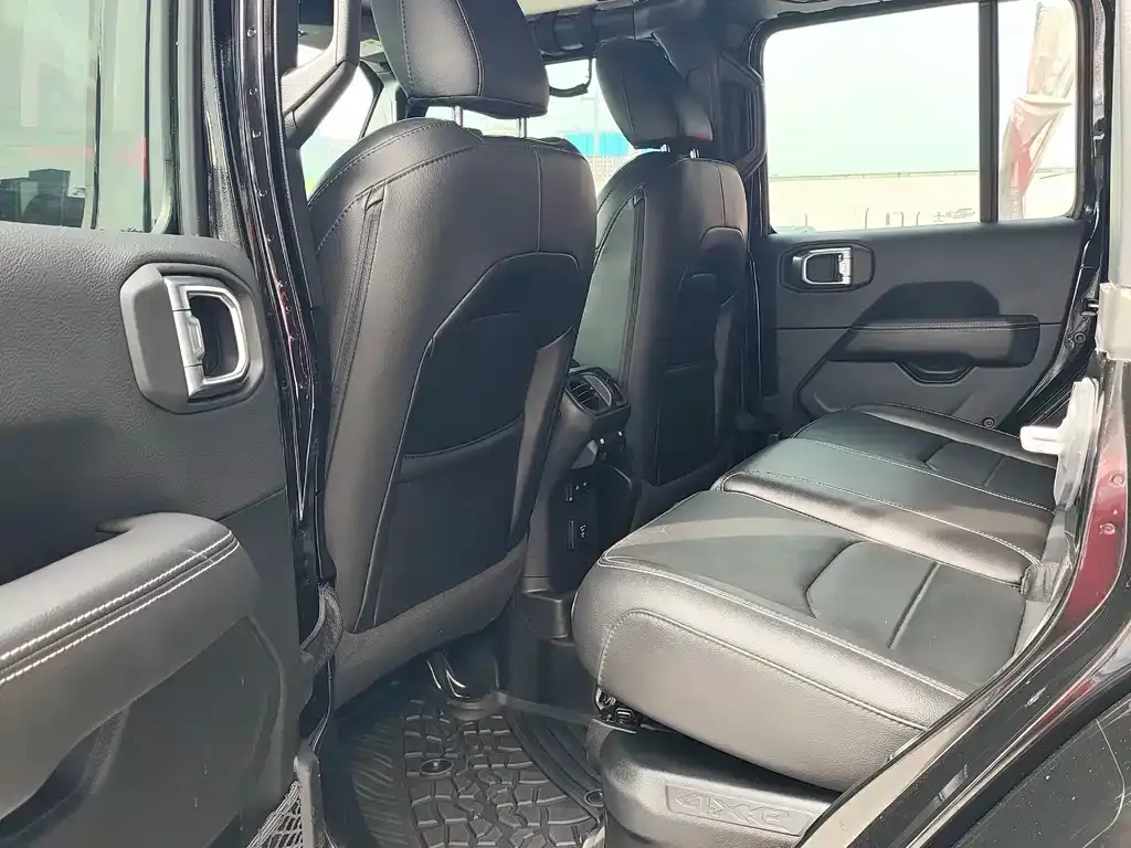 Jeep Wrangler PHEV 2023 из CN, фото 9