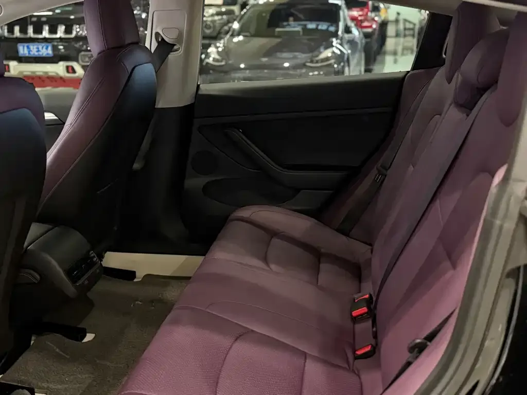 Tesla Model 3 — фото 2