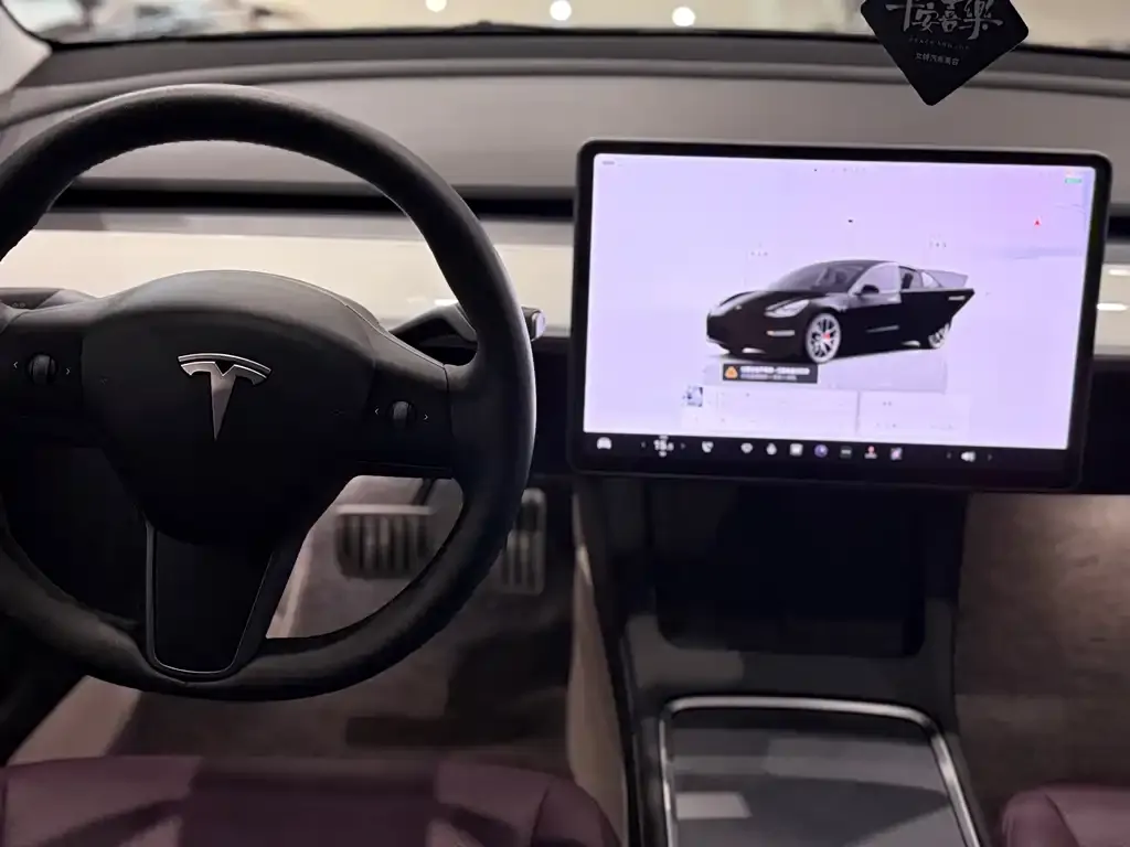 Tesla Model 3 — фото 3