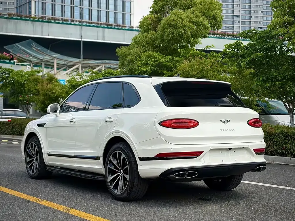 Bentley Bentayga — фото 9