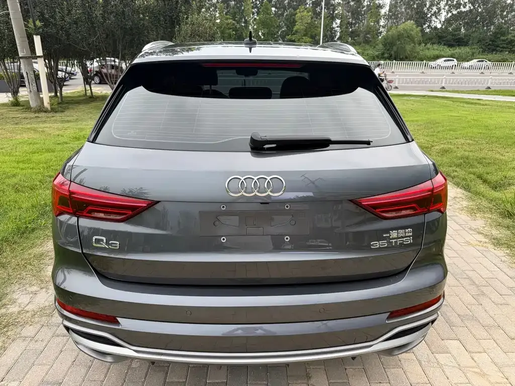 Audi Q3 — фото 9