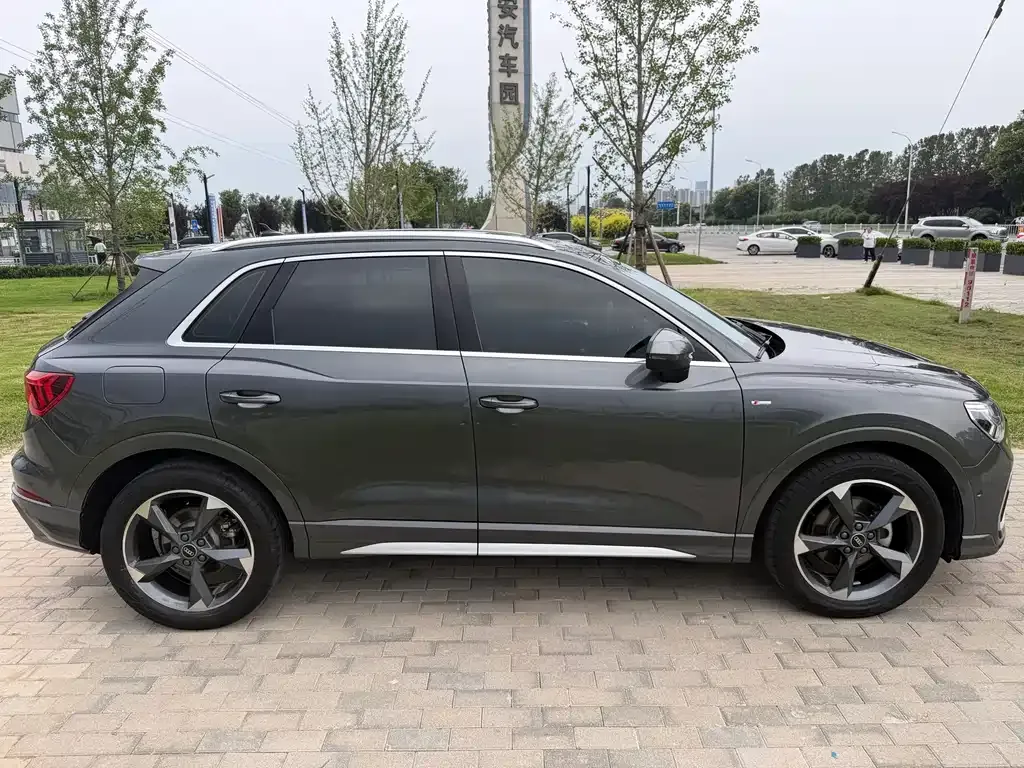 Audi Q3 — фото 10