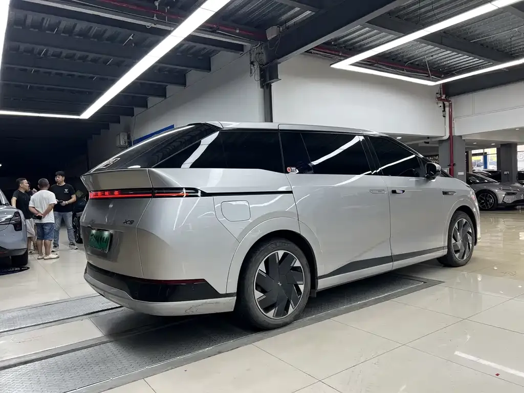XPeng X9 2024 из CN, фото 8
