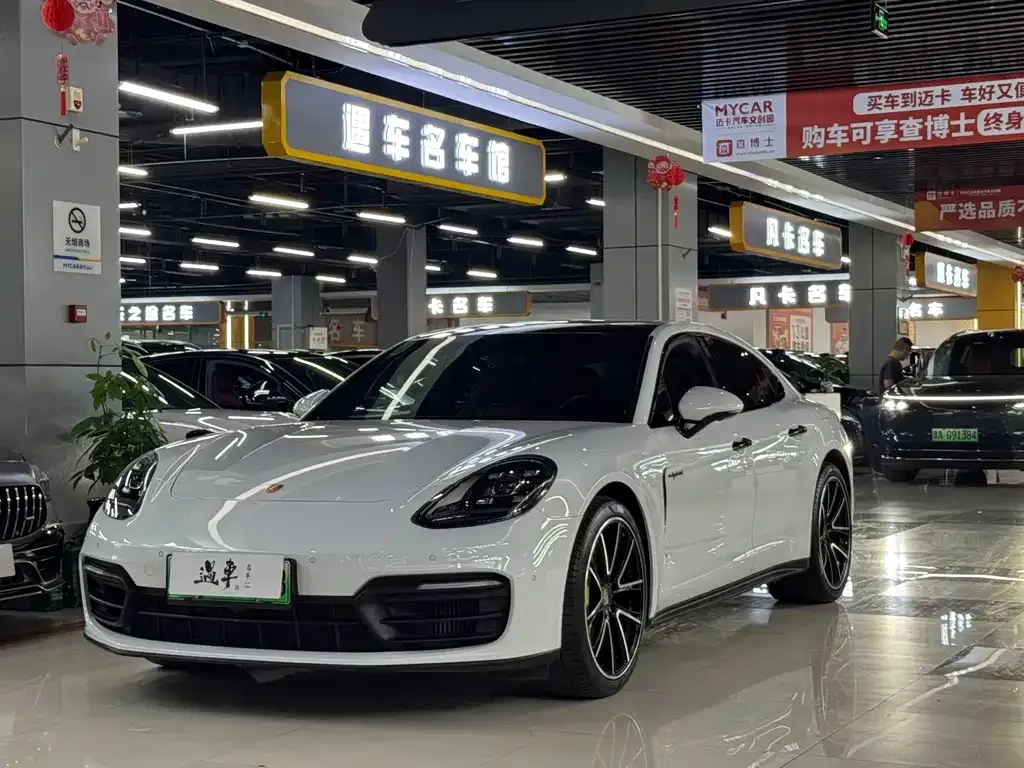 Porsche Panamera Hybrid — фото 1