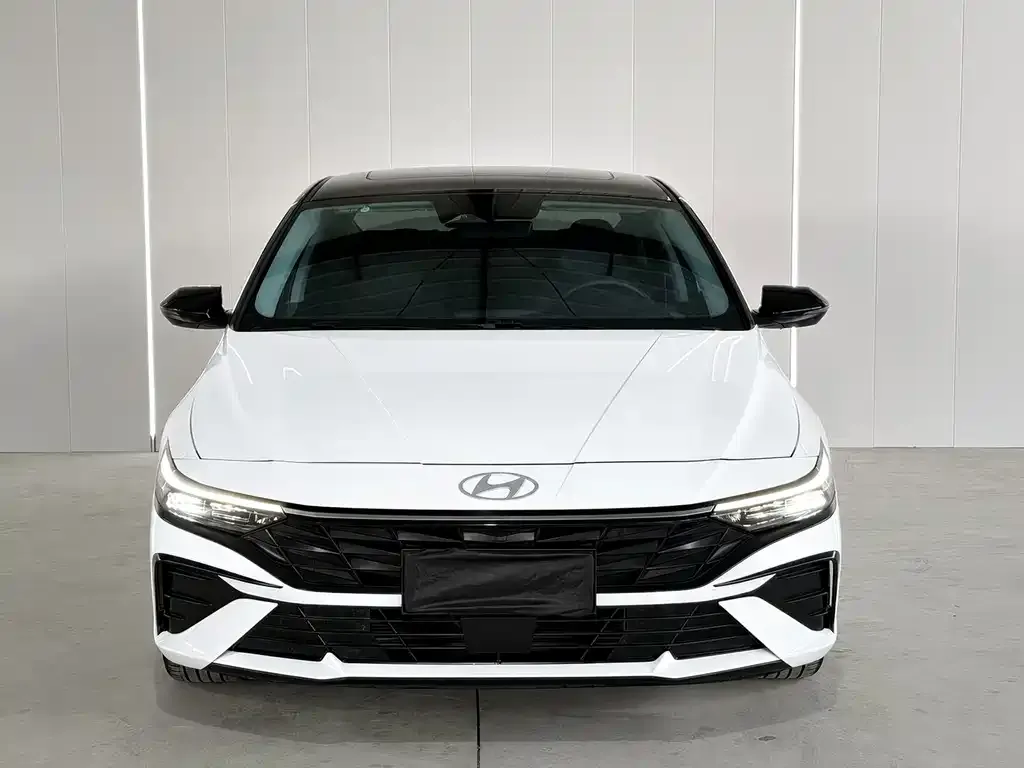 Hyundai Elantra — фото 7