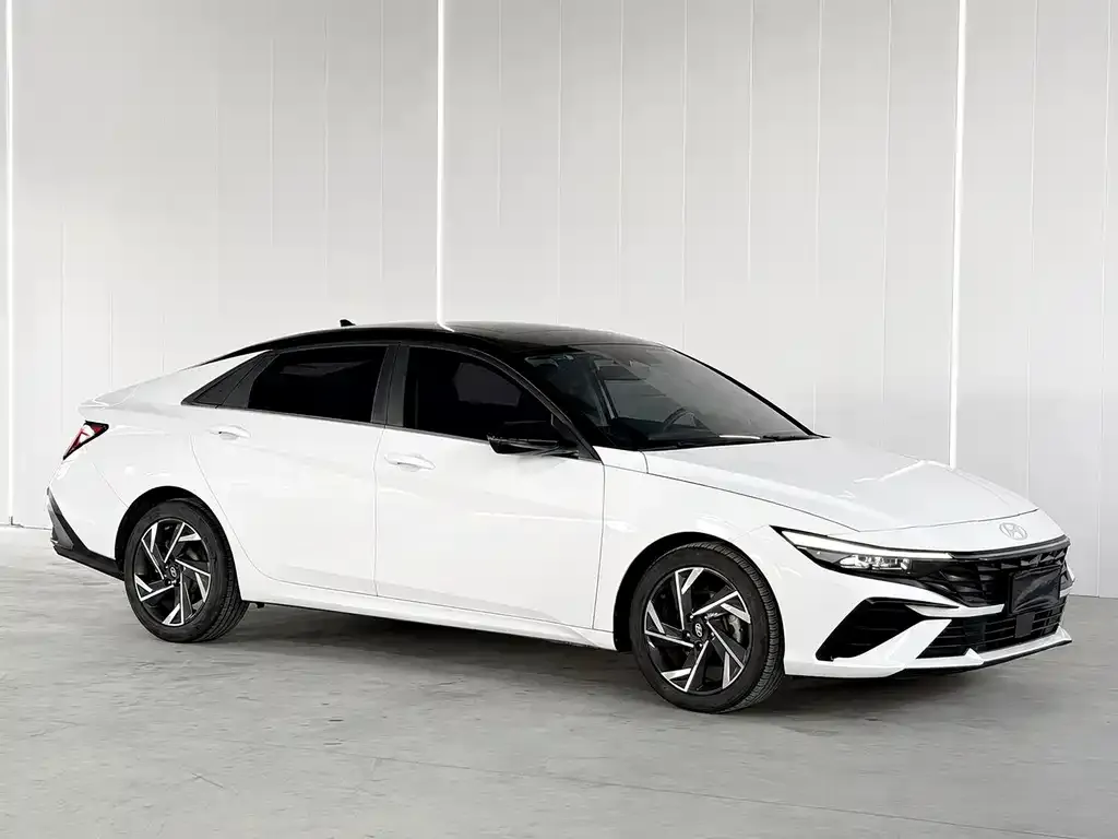 Hyundai Elantra — фото 3