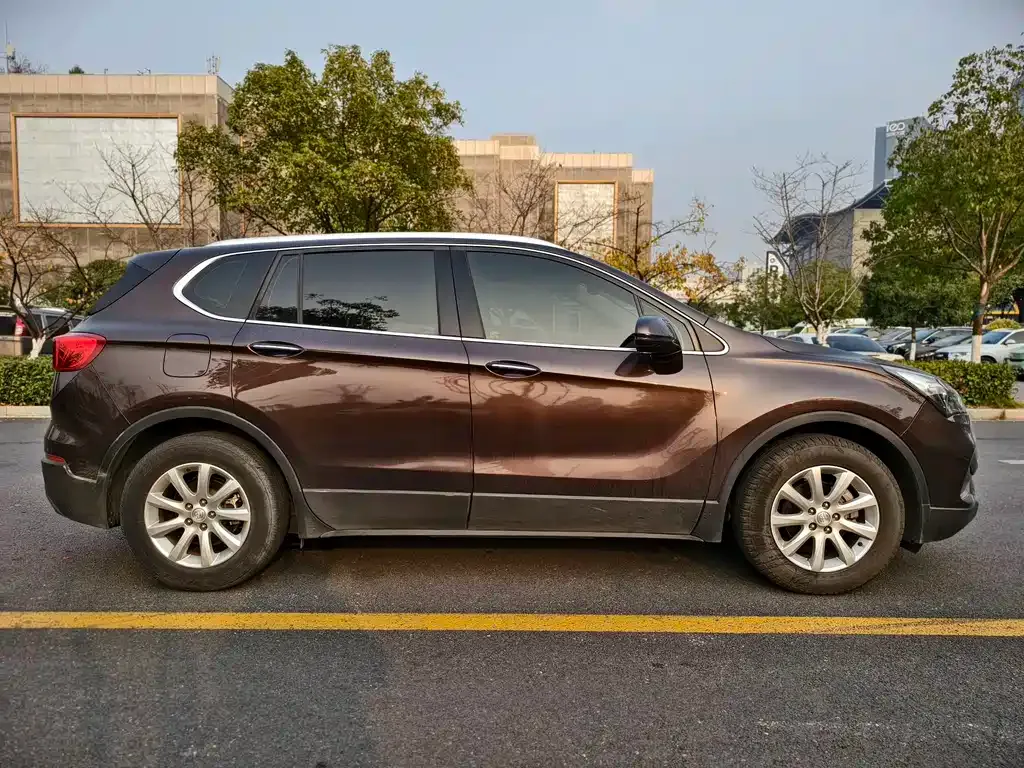 Buick Envision Plus — фото 7