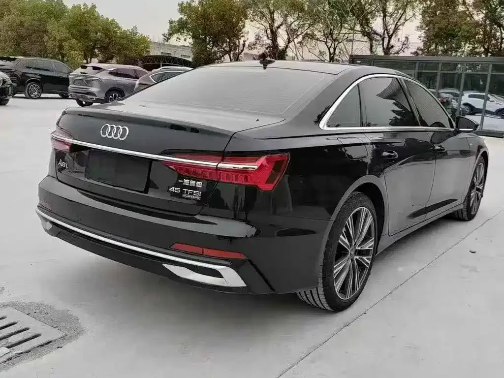 Audi A6L — фото 8