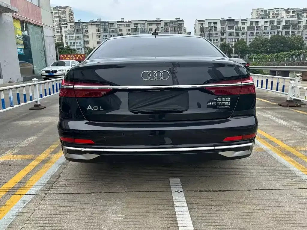 Audi A6L — фото 6