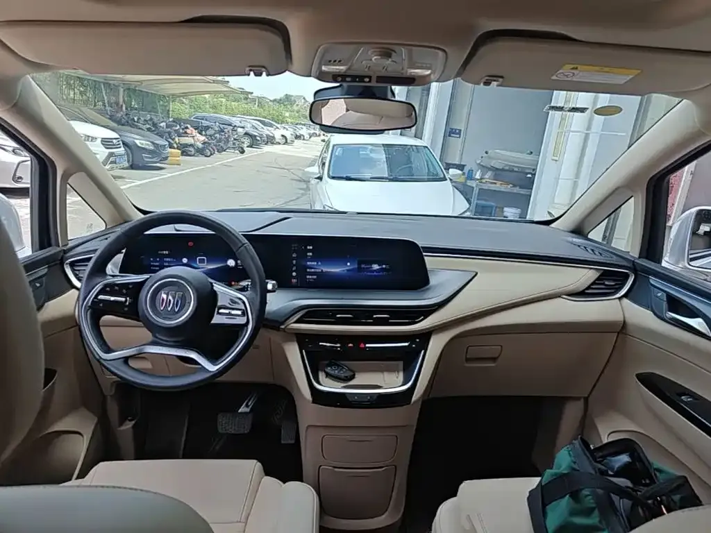 Buick GL8 Hybrid — фото 6