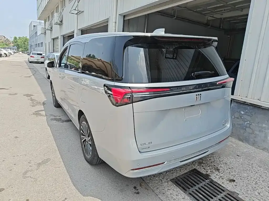 Buick GL8 Hybrid — фото 9