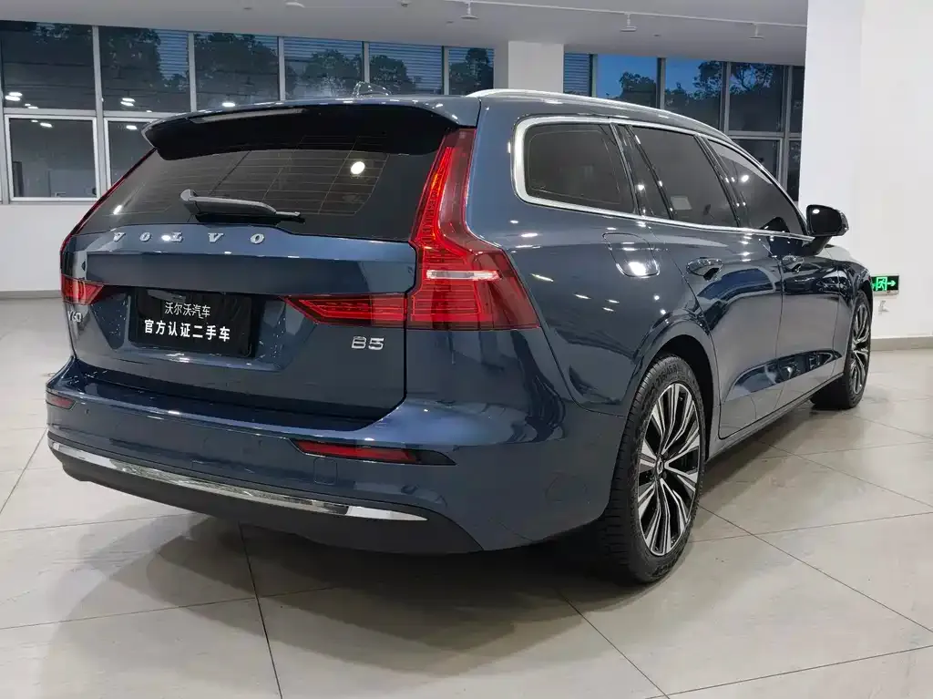 Volvo V60 — фото 4