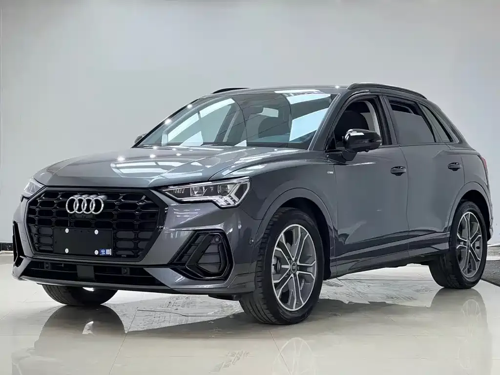 Audi Q3 — фото 1