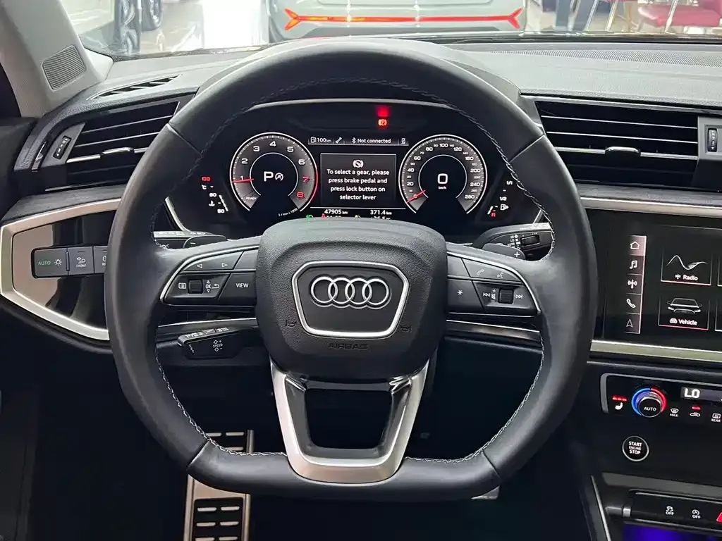 Audi Q3 — фото 10