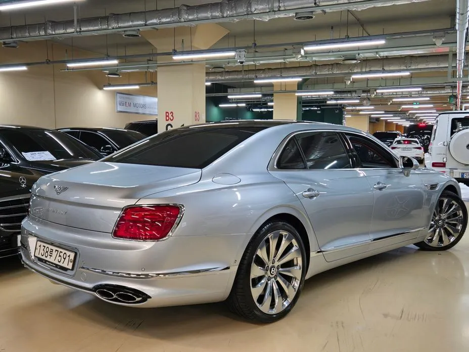Bentley Flying Spur 2022 из KR, фото 7