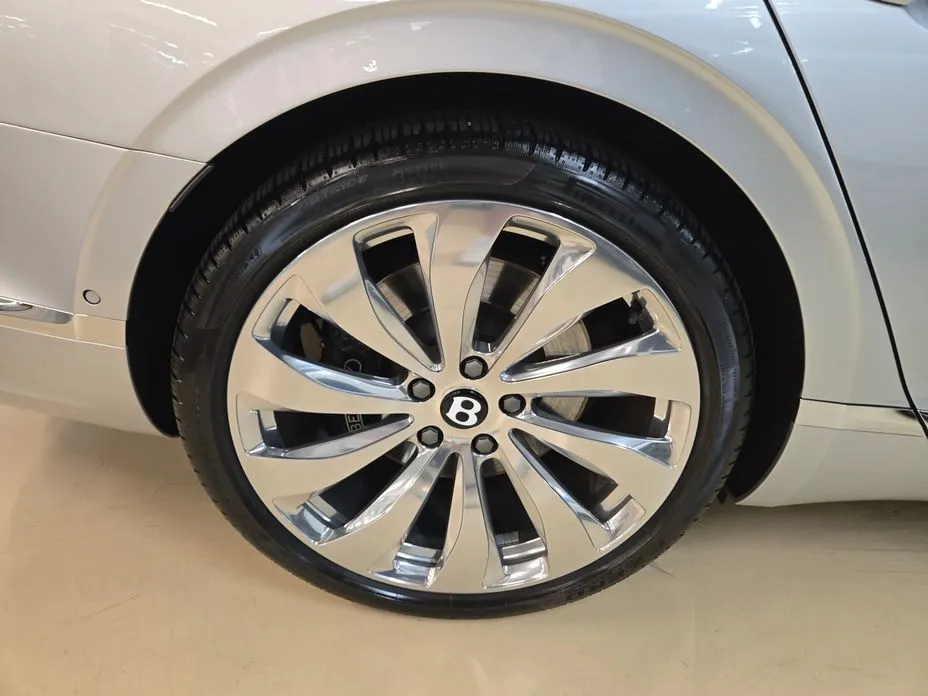Bentley Flying Spur 2022 из KR, фото 9